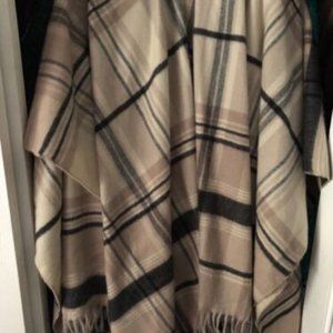 NEW Renee’s NYC Accessories plaid poncho